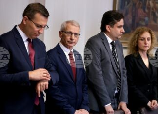 Кандидатурите на д-р Алина Добрева и Вяра Тодева за членове на ЦИК представиха от коалицията на ПП-ДБ Кандидатурите на д-р Алина Добрева и Вяра Тодева за членове на ЦИК представиха от коалицията на ПП-ДБ