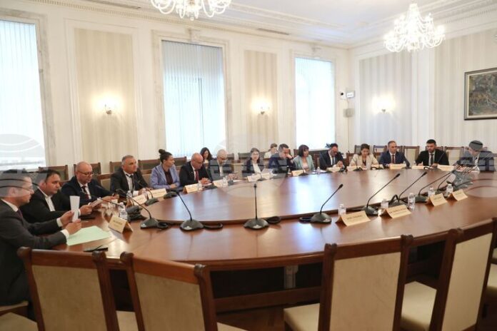 Комисията по туризъм в НС подкрепи на първо четене нови изисквания при договорите за финансови услуги от разстояние