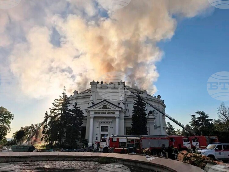Контролираният от Русия Севастопол остана без ток след украински удари, заяви назначеният от Москва губернатор