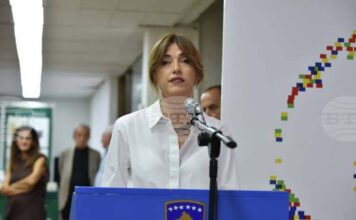КосоваПрес: Двадесет и шестото издание на Панаира на книгата в Прищина беше открито с призиви за повече читатели КосоваПрес: Двадесет и шестото издание на Панаира на книгата в Прищина беше открито с призиви за повече читатели