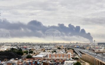 Иран атакува отново този следобед Кувейт и Бахрейн с ракети и дронове Кувейт отново отвори въздушното си пространство, след като временно го затвори заради ирански атаки