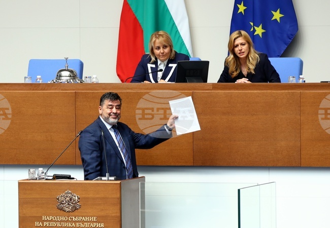 Велислав Величков.