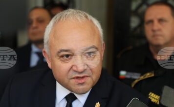 Демерджиев отново повдига темата „Магнитски“ Министърът на вътрешните работи Иван Демерджиев ще открие реновираните сгради на пожарната служба в Кърджали