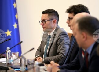 Министерският съвет освободи Румен Спецов и назначи Евгени Симеонов за особен търговски управител на „Лукойл“