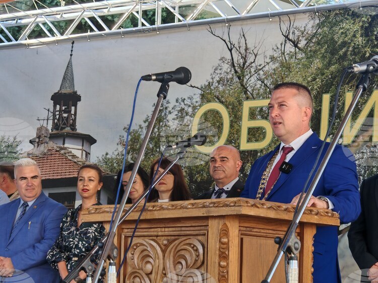 Националните Славейкови празници бяха открити в Трявна