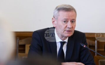 ОБНОВЕНА Андрияна Татарова е отстранена като член на Съвета на директорите на НДК и е прекратен договорът й за управление на дружеството, каза министър Милошев