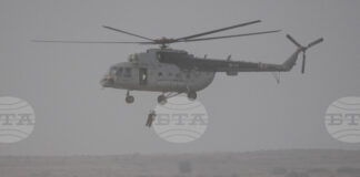 ОБНОВЕНА
                                                                                                Петима военнослужещи загинаха при катастрофа на военнотранспортен самолет на индийските ВВС