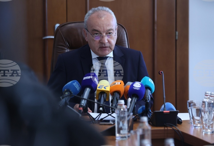 ОБНОВЕНА Проектобюджетът за 2026 г. е бюджет на реалността, опитваме се да върнем нормалността в държавните финанси, каза вицепремиерът Гълъб Донев