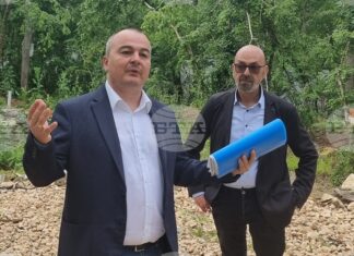 ОБНОВЕНА Започна премахването на оградата около незаконните строежи в местността Баба Алино край Варна