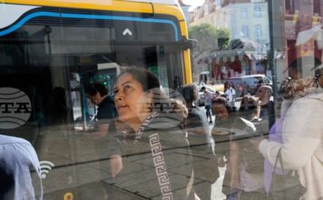 Обща стачка в Португалия блокира транспорта и затвори училища