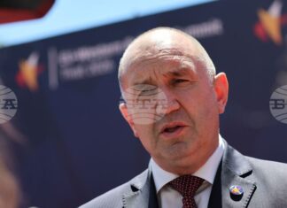 Овладяването на ръста на цените на основните хранителни продукти е една от най-важните теми, каза премиерът Румен Радев