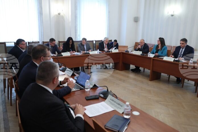 Парламентарната комисия за контрол над службите за сигурност реши да изиска цялата информация от ДАНС за корпорация КУБ