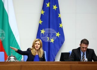 Парламентът обсъжда на второ четене промени в т.нар. удължителен бюджет за 2025 година