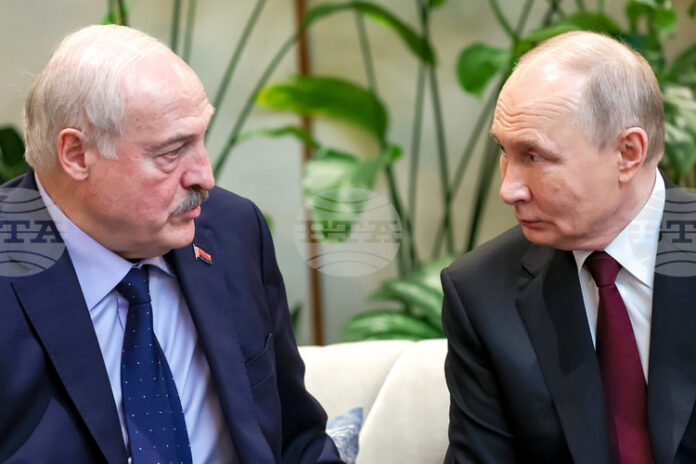 Руският президент Путин се срещна с беларуския си колега Лукашенко на фона на покачващото се напрежение във войната в Украйна