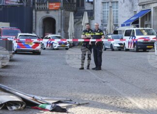 Трима души бяха задържани след силна експлозия в Амстердам, при която бяха ранени седем души
