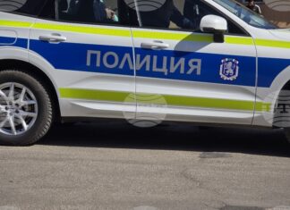 Трима работници от АПИ са били блъснати, докато почистват храсти на околовръстния път на Ботевград, единият е в тежко състояние