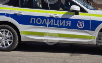 Трима работници от АПИ са били блъснати, докато почистват храсти на околовръстния път на Ботевград, единият е в тежко състояние