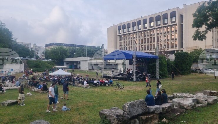В Стара Загора на Античната улица в града беше открито тазгодишното издание на джаз фестивала „Цветовете на джаза“