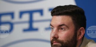 Във времена на икономически дефицит развитието на медицинския туризъм носи сериозна добавена стойност за България, заяви икономистът Аркади Шарков