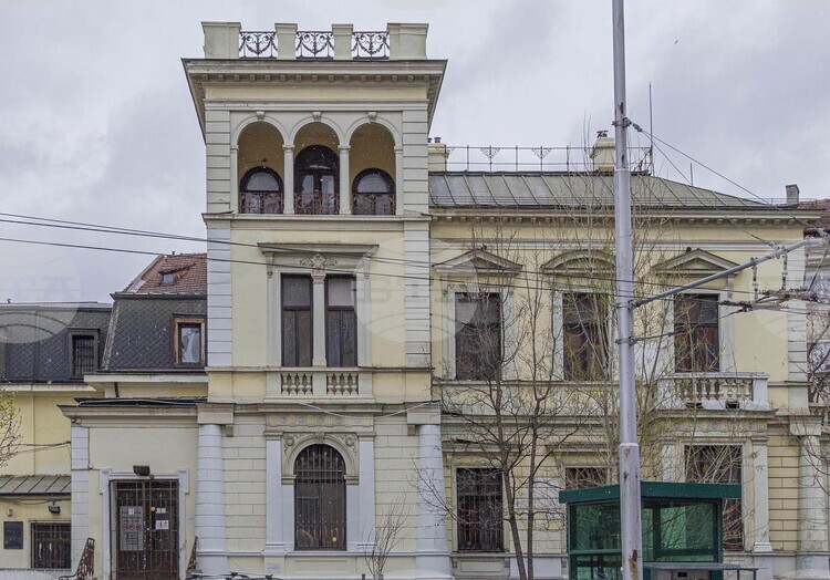 Вицепремиерът Иво Христов предлага сградата на бившия Нотариат в София да стане дом за млади таланти