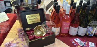 Винарна "Свищов" спечели наградата "Златен киликс" на фестивала Rose Wine Expo в Казанлък с розето Rose Legio Prima Cuvee