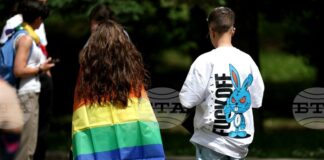 Всички искаме да бъдем обичани, приемани, свободни и част от общество, което не ни съди, каза Калоян Калинин от „София прайд"