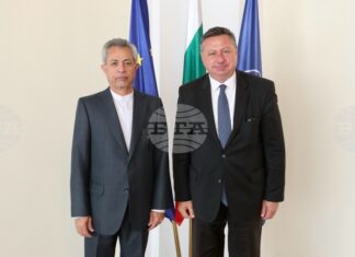Заместник-министърът на външните работи Христо Полендаков и посланикът на Иран Алиреза Ирваш приветстваха Меморандума за разбирателство между САЩ и Иран