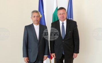 Заместник-министърът на външните работи Христо Полендаков и посланикът на Иран Алиреза Ирваш приветстваха Меморандума за разбирателство между САЩ и Иран
