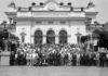 Навършват се 35 години от приемането на Конституцията на Република България София (12 юли 1991) Велико Народно събрание. Подписване на конституцията. След подписването депутатите позират пред сградата на Народното събрание.