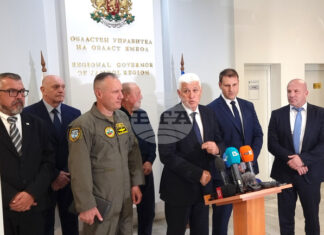 Стоянов призна: България е изпратила запитване за полските МиГ-29 Министърът на отбраната Димитър Стоянов и министърът на младежта и спорта Енчо Керязов дават брифинг за медии