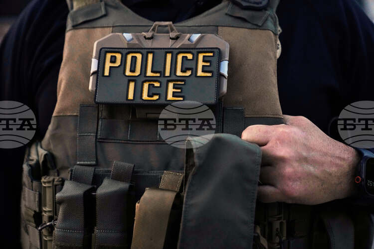 Имиграционната и митническа служба на САЩ ICE е задържала 10