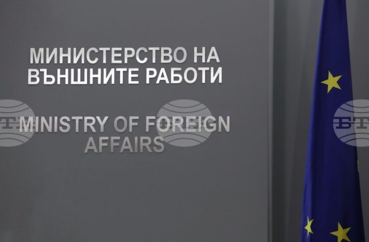 България изразява солидарност с Полша след нарушаването на въздушното ѝ пространство от руска ракета, заявиха от МВнР