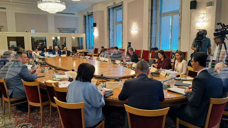 Бюджетната комисия прие на второ четене законопроекта за бюджета на НЗОК за 2026 година
