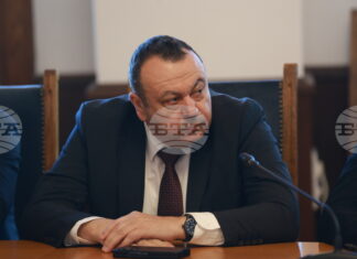 Демерджиев е в паника, кара НАП да го “пере", коментира Хамид Хамид от ДПС относно ревизията на вътрешния министър Демерджиев е в паника, кара НАП да го “пере", коментира Хамид Хамид от ДПС относно ревизията на вътрешния министър