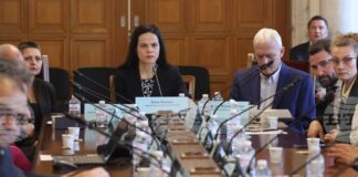 До 28 август ще бъде доставена апаратурата за строук центровете, каза министър Катя Ивкова
