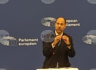 Докладчикът на ЕП за създаването на цифровото евро Фернандо Наварете Рохас пред БТА: Цифровото евро не е по-различно от досегашните плащания Докладчикът на ЕП за създаването на цифровото евро Фернандо Наварете Рохас пред БТА: Цифровото евро не е по-различно от досегашните плащания