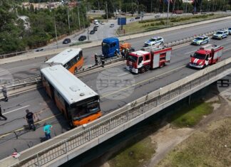 Двама пострадали в инцидент с автобус на столичния градски транспорт са откарани в болница "Царица Йоанна - ИСУЛ"