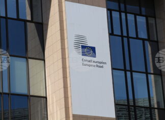 ЕС налага санкции на още шестима руснаци, отговорни за отравянето на Алексей Навални ЕС налага санкции на още шестима руснаци, отговорни за отравянето на Алексей Навални