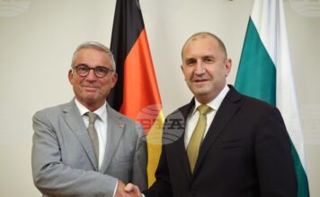 Германия е водещ икономически и инвестиционен партньор за България, заяви премиерът Румен Радев Германия е водещ икономически и инвестиционен партньор за България, заяви премиерът Румен Радев