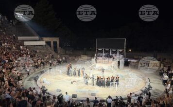Исторически успех за българския театър: „Вакханки“ на Явор Гърдев триумфира в Античния театър в Епидавър „Вакханки" на Явор Гърдев