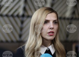 Министър Велислава Петрова