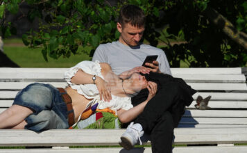 Инфлацията в САЩ променя начина, по който младите американци излизат на срещи Инфлацията в САЩ променя начина, по който младите американци излизат на срещи
