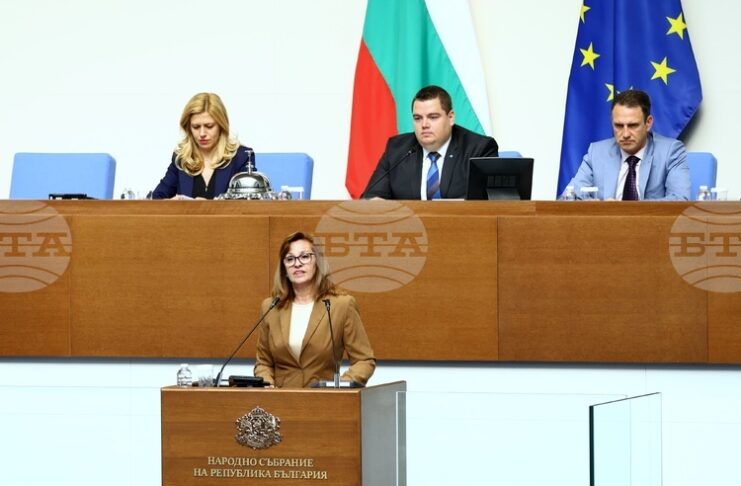 Иван Вазов ни завеща разбирането, че любовта към България не е лозунг, а работа, служене и постоянство, заявиха от "Прогресивна България"