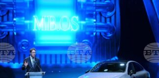 Изпълнителният директор на „Мерцедес“ определи унгарския завод на компанията като еталон за Европа на церемония по разширяването на обекта