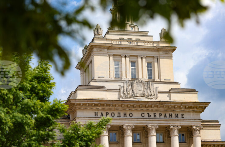 Комисията по бюджет и финанси в НС ще разгледа на първо четене днес законопроектите за държавния бюджет, бюджета на ДОО и на НЗОК за 2026 г.