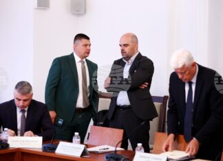 Комисията по отбрана подкрепи изменение на проекта за инвестиционен разход, свързан с бойните машини "Страйкър" заради повишени цени