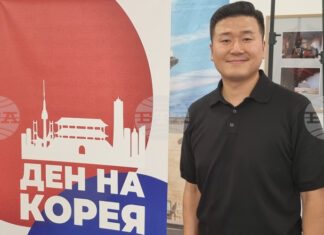 Корейската култура леко се променя, за да стане по-популярна, каза по време на инициативата „Ден на Корея“ в Кюстендил Грег Ким Корейската култура леко се променя, за да стане по-популярна, каза по време на инициативата „Ден на Корея“ в Кюстендил Грег Ким