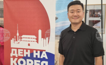 Корейската култура леко се променя, за да стане по-популярна, каза по време на инициативата „Ден на Корея“ в Кюстендил Грег Ким Корейската култура леко се променя, за да стане по-популярна, каза по време на инициативата „Ден на Корея“ в Кюстендил Грег Ким