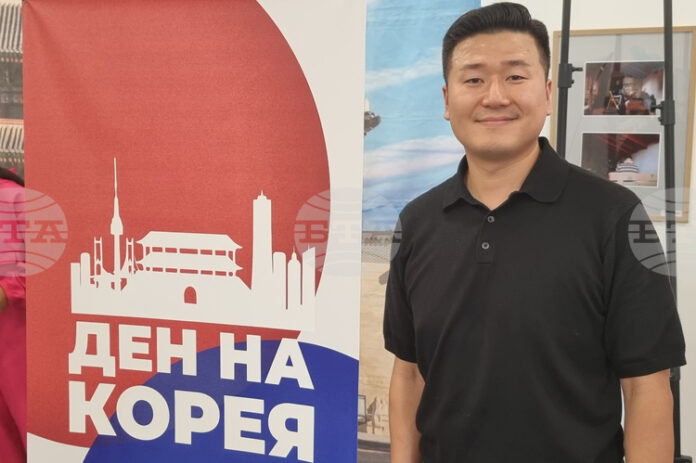 Корейската култура леко се променя, за да стане по-популярна, каза Корейската култура леко се променя, за да стане по-популярна, каза по време на инициативата „Ден на Корея“ в Кюстендил Грег Ким