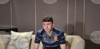 Кристиан Балов е в групата на Цървена звезда за гостуването на Ларн в Северна Ирландия, Томас Хендел и контузеният Раде Крунич не се качиха на самолета